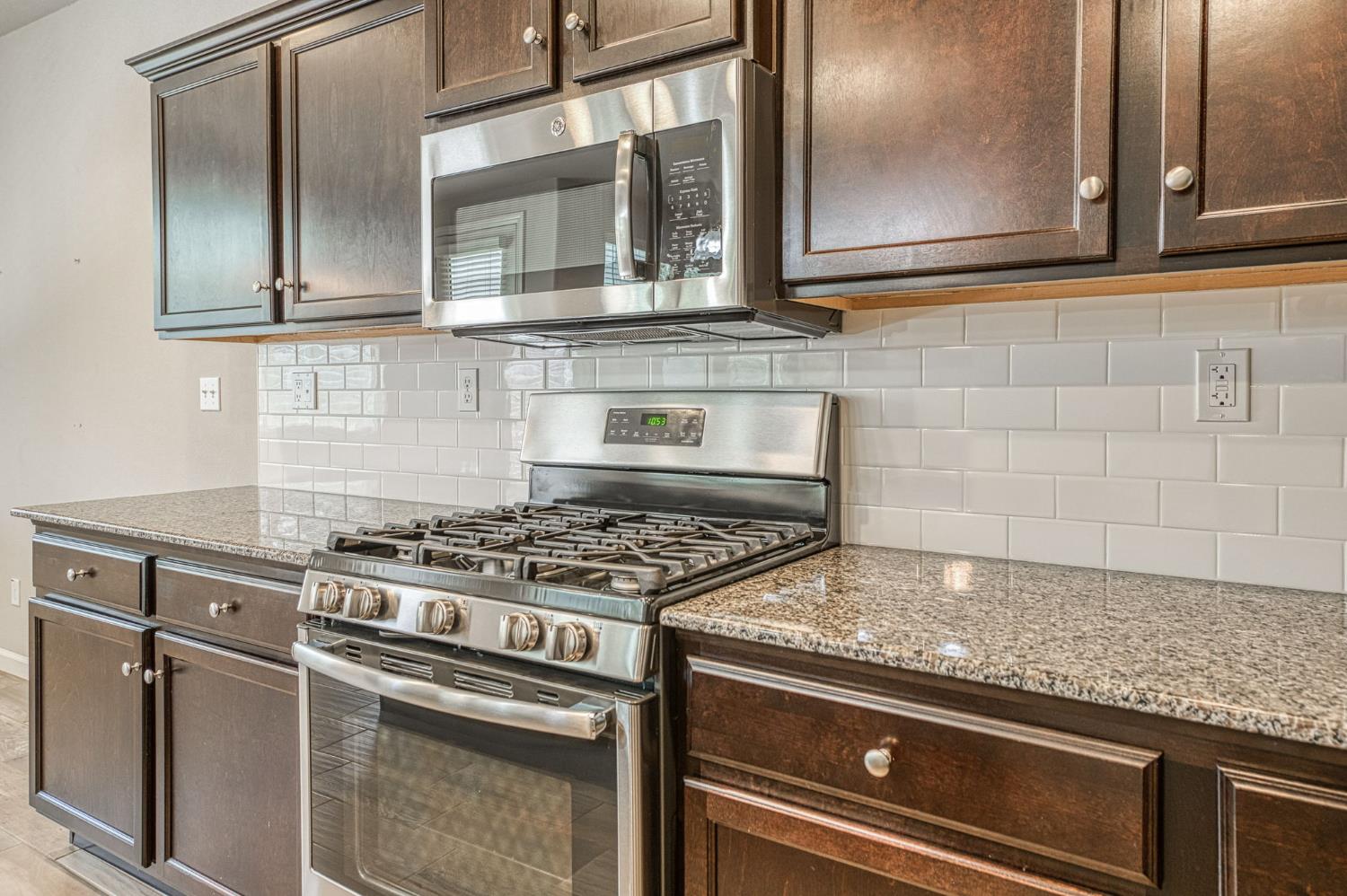 3830 Saginaw Ave, Clovis, CA 93619