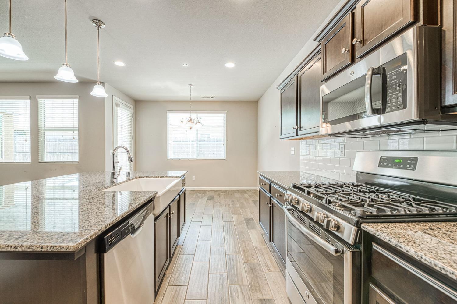 3830 Saginaw Ave, Clovis, CA 93619