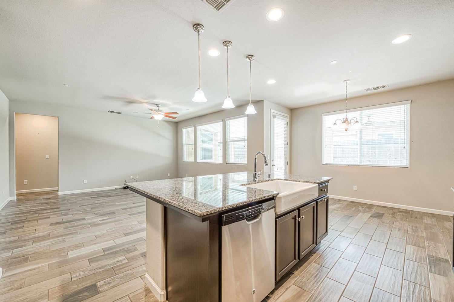 3830 Saginaw Ave, Clovis, CA 93619