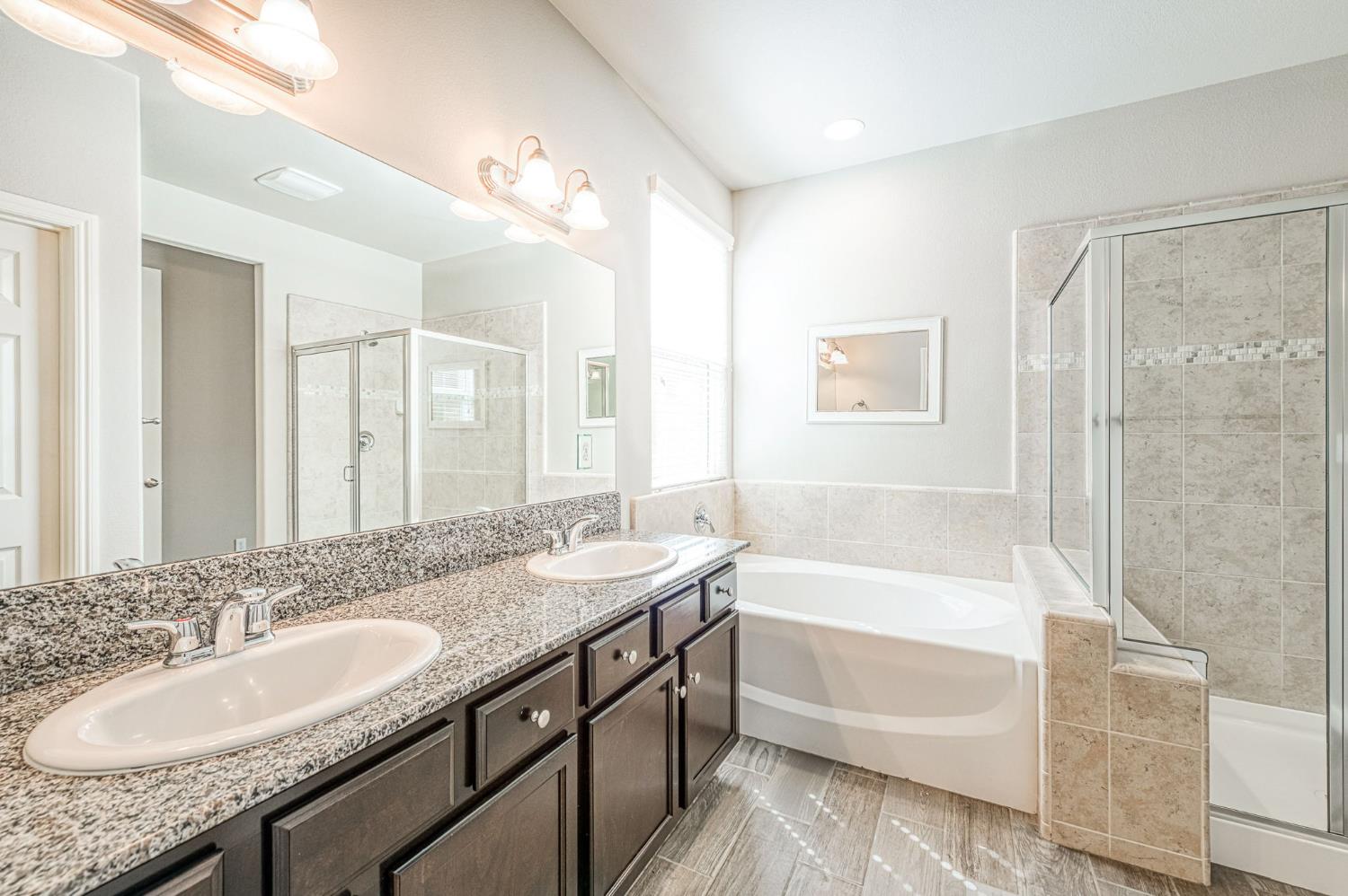 3830 Saginaw Ave, Clovis, CA 93619