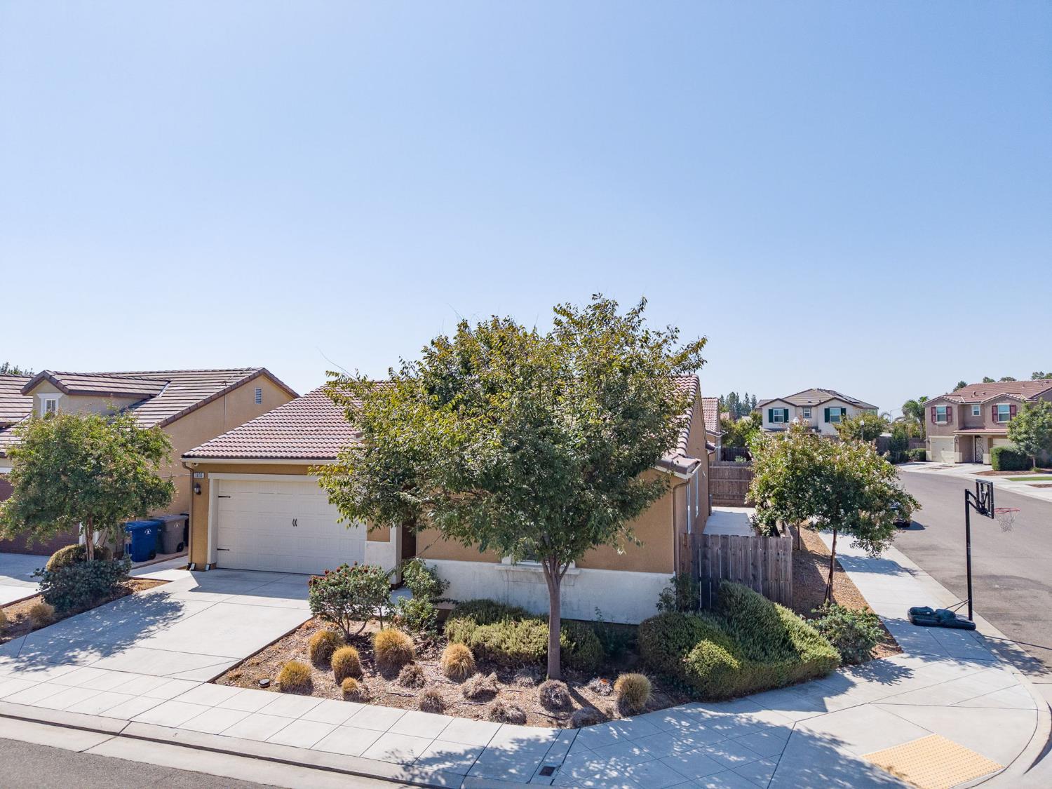 3830 Saginaw Ave, Clovis, CA 93619