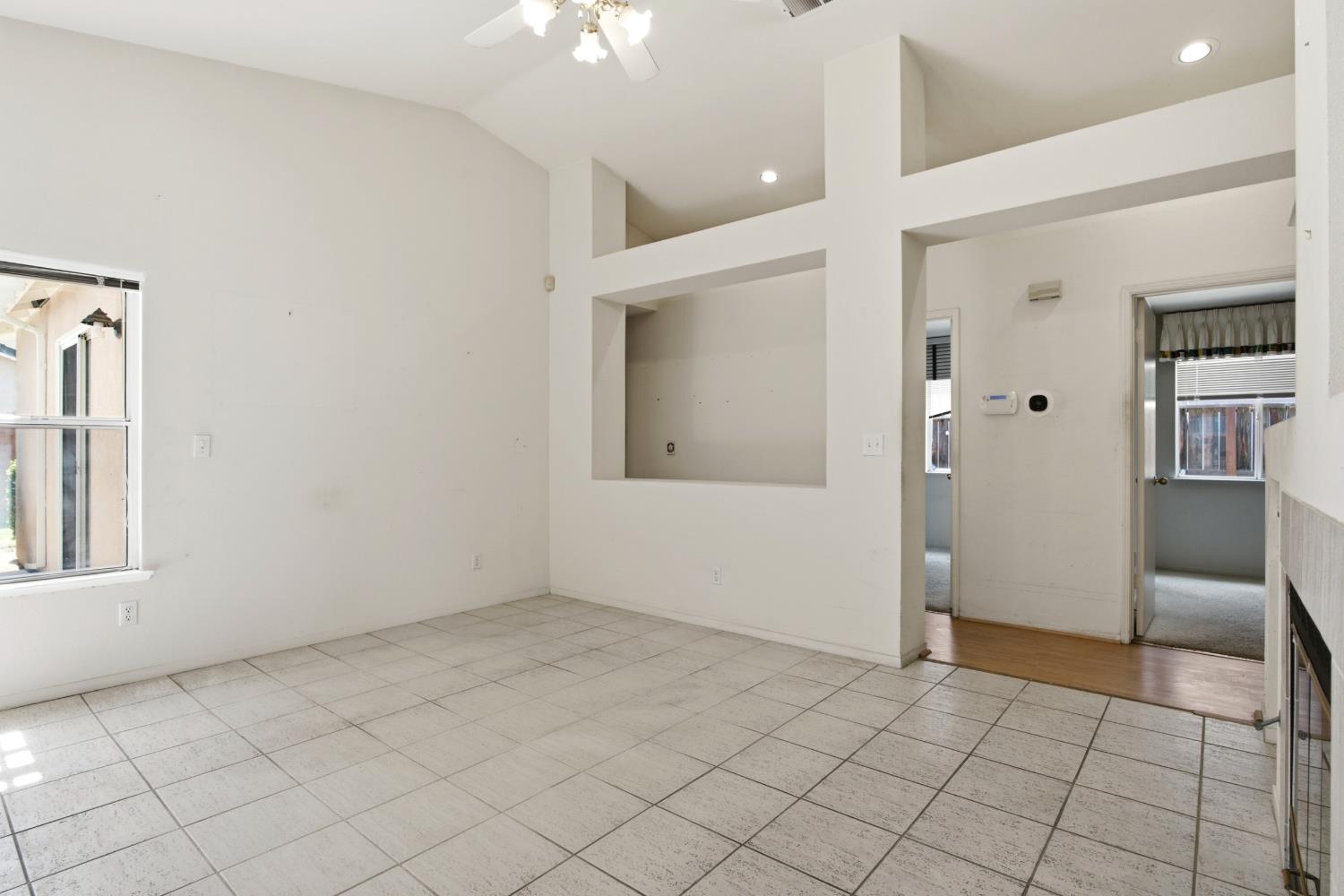 5525 W Donner Ave, Fresno, CA 93722