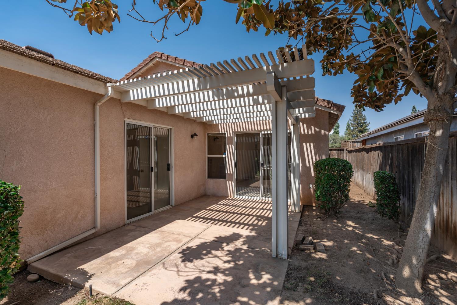 5525 W Donner Ave, Fresno, CA 93722