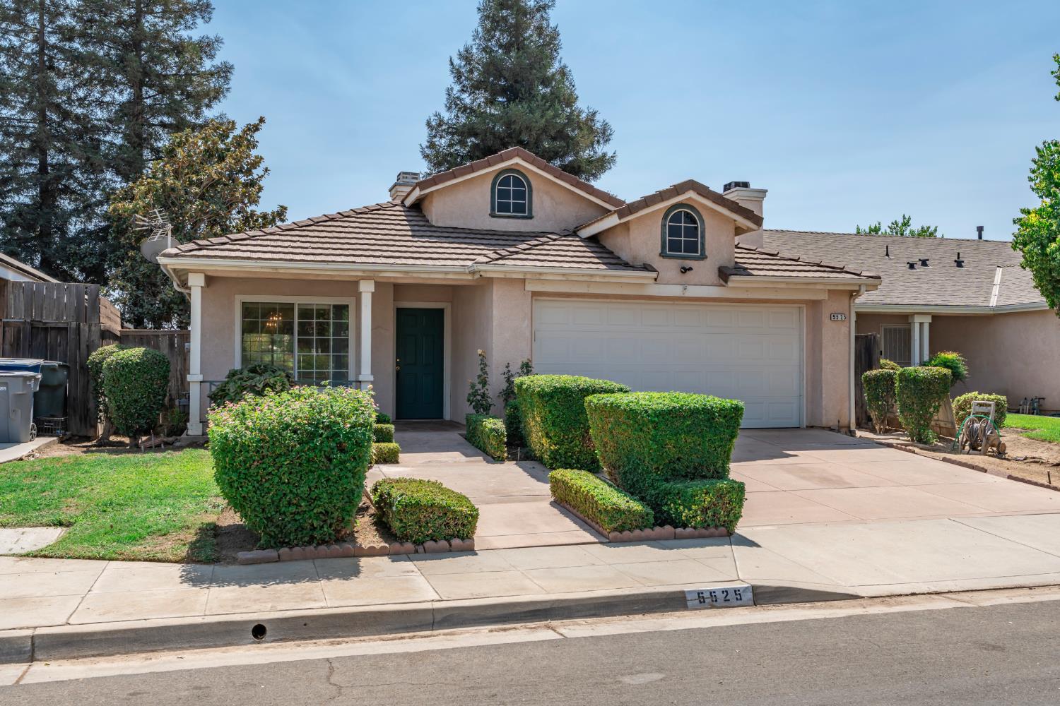 5525 W Donner Ave, Fresno, CA 93722