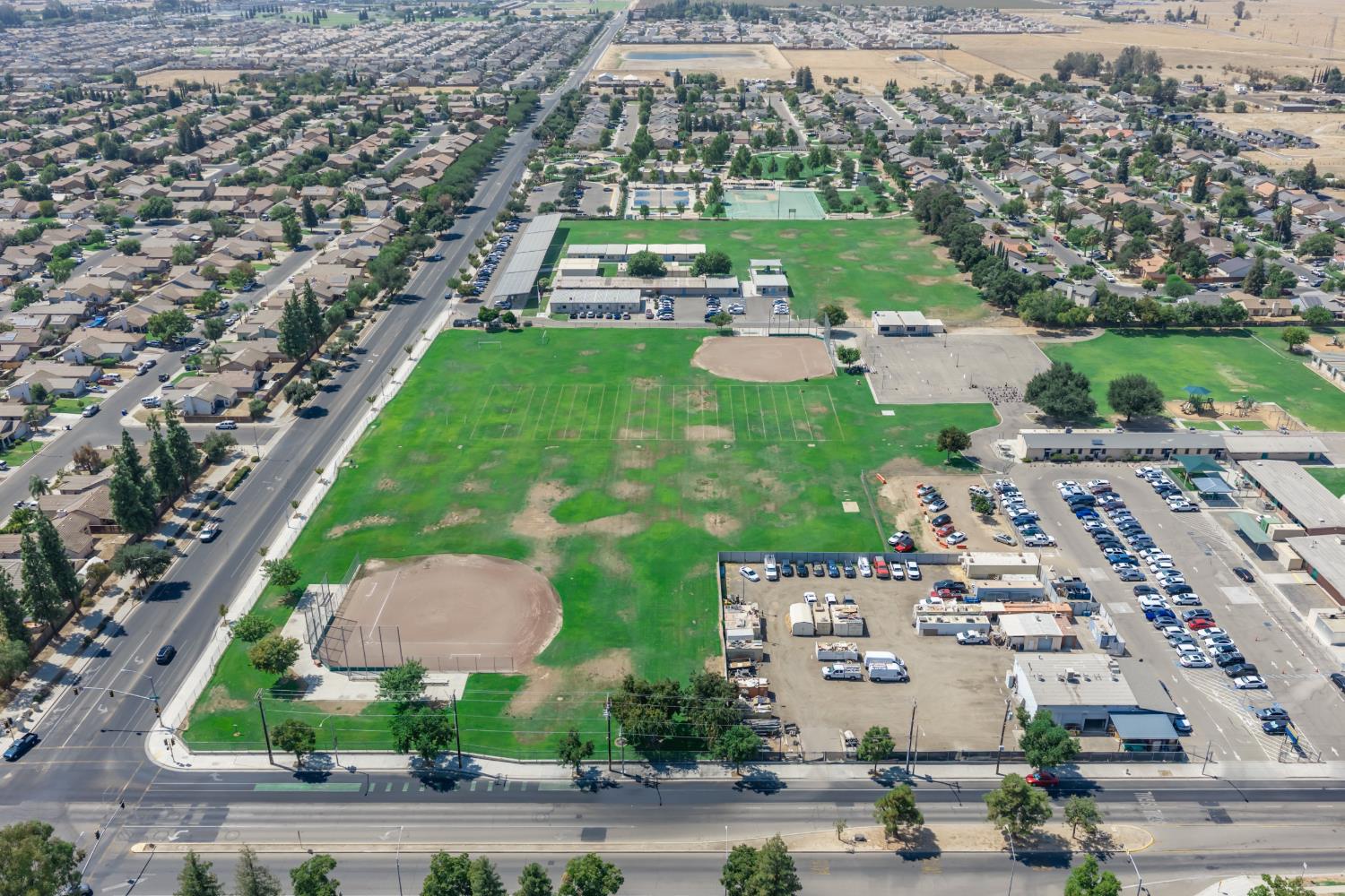 5525 W Donner Ave, Fresno, CA 93722