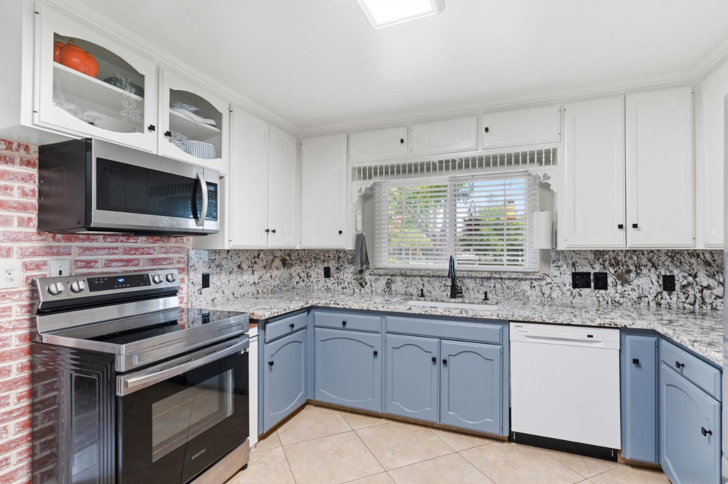 5481 E Dakota Ave, Fresno, CA 93727