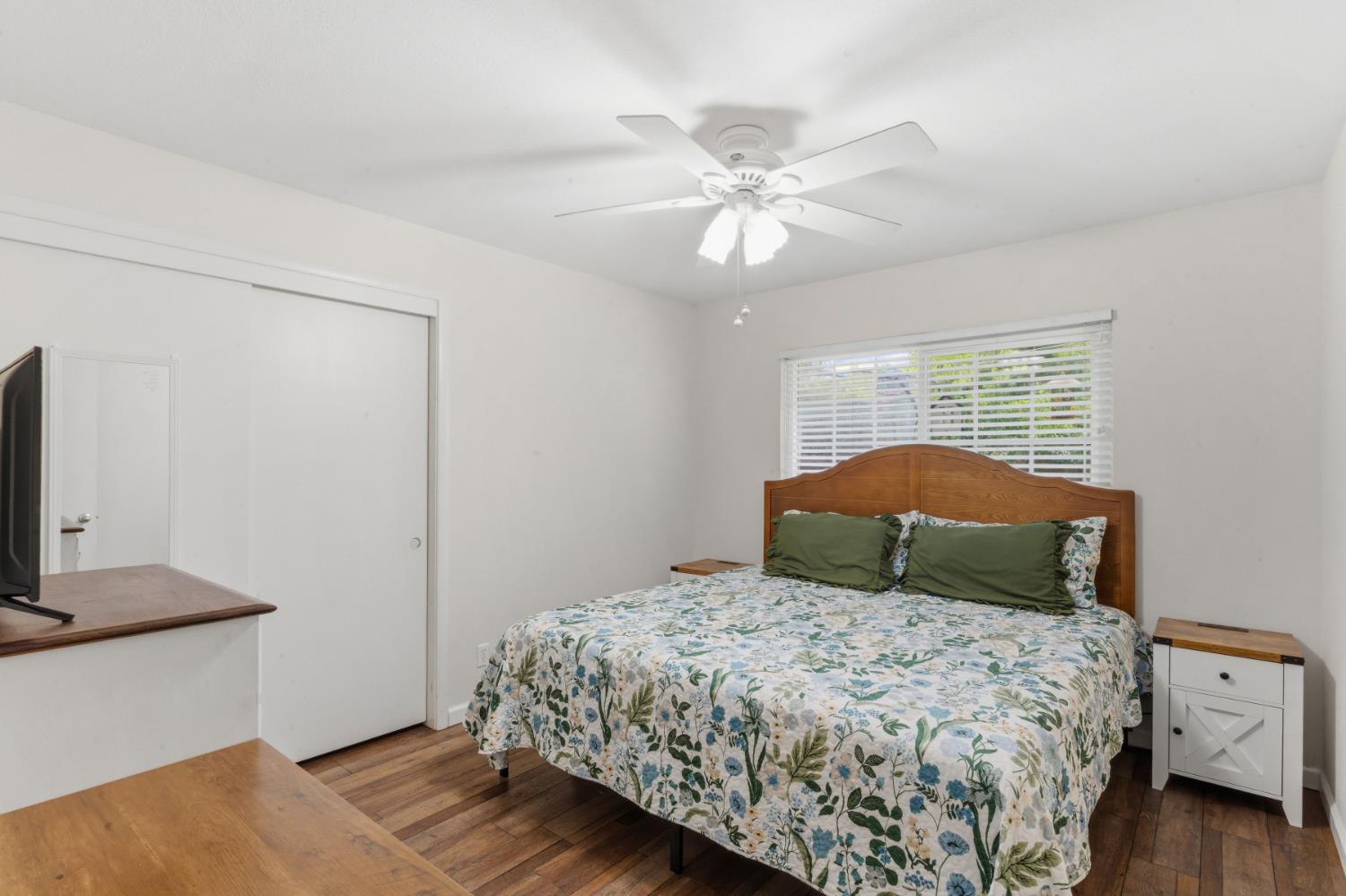 5481 E Dakota Ave, Fresno, CA 93727