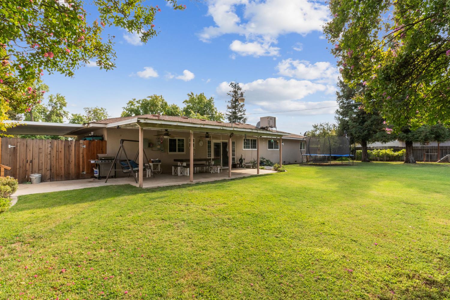 5481 E Dakota Ave, Fresno, CA 93727