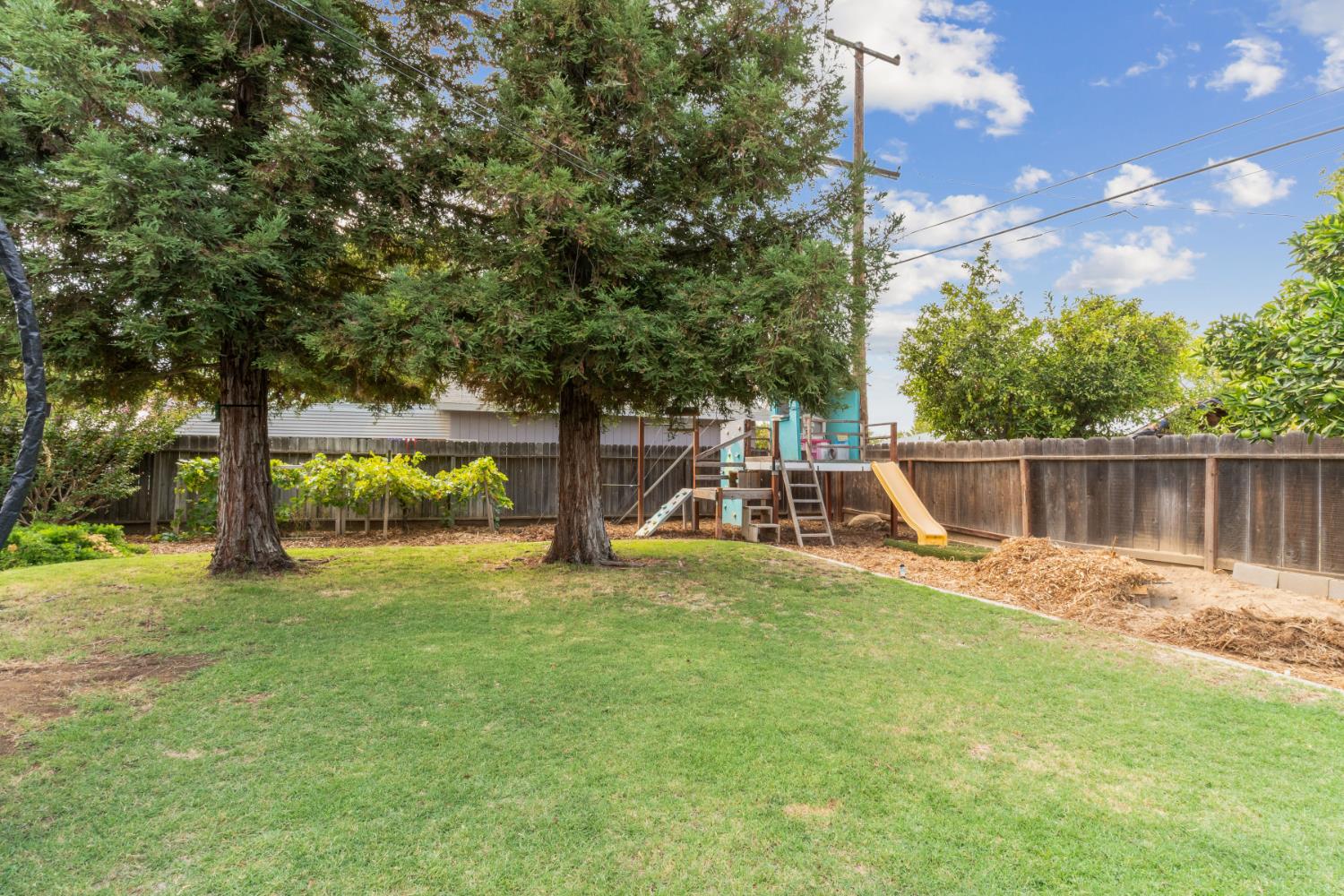 5481 E Dakota Ave, Fresno, CA 93727