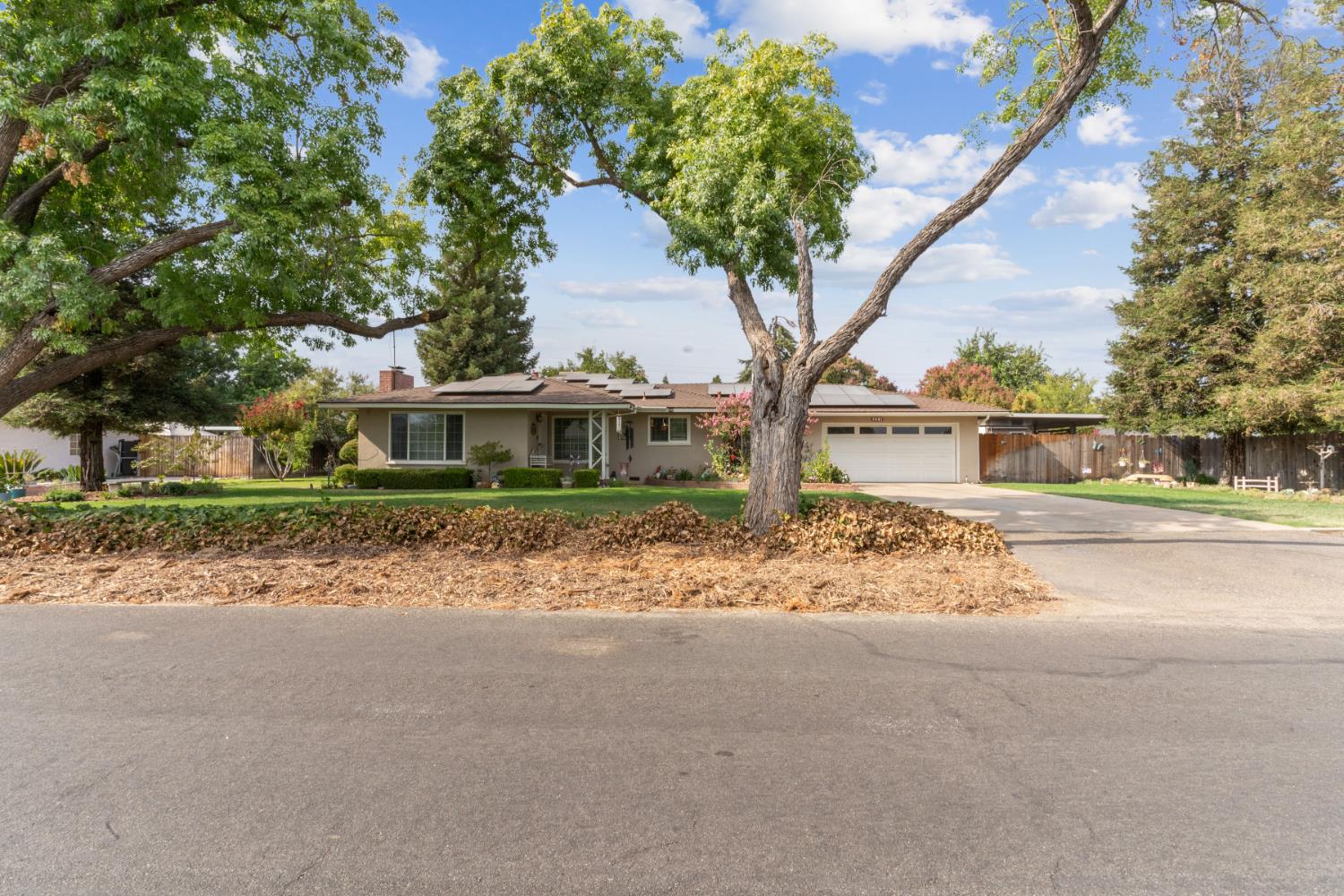 5481 E Dakota Ave, Fresno, CA 93727