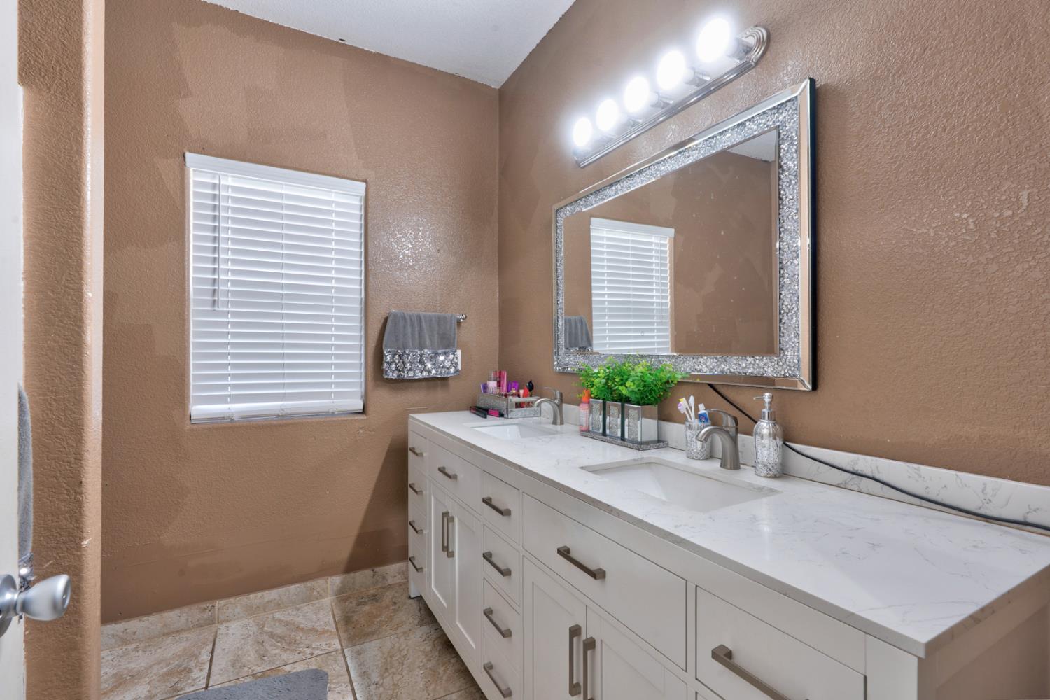 6561 Alyssa Dr, Winton, CA 95388