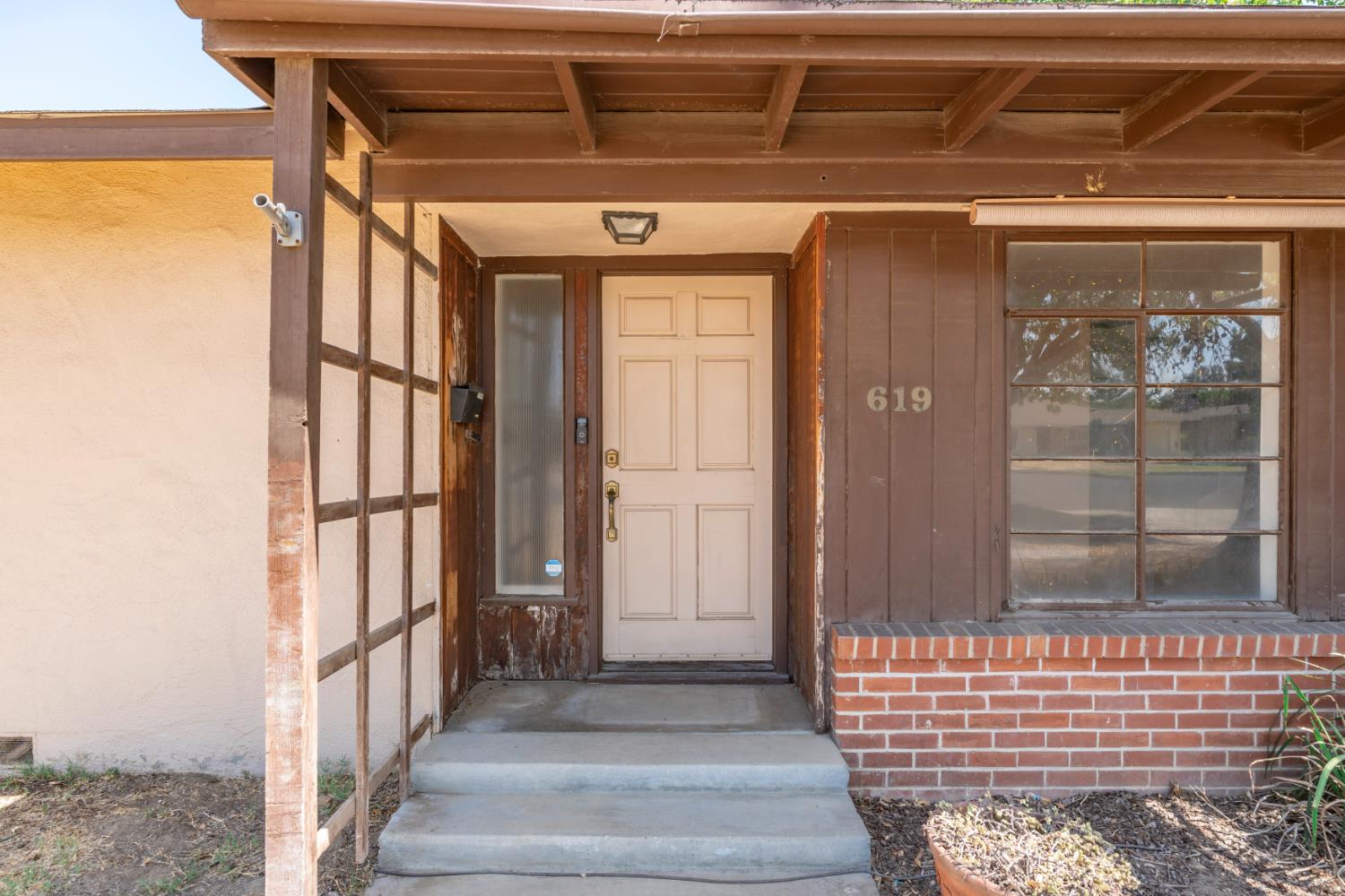 619 Foster Ave, Madera, CA 93637