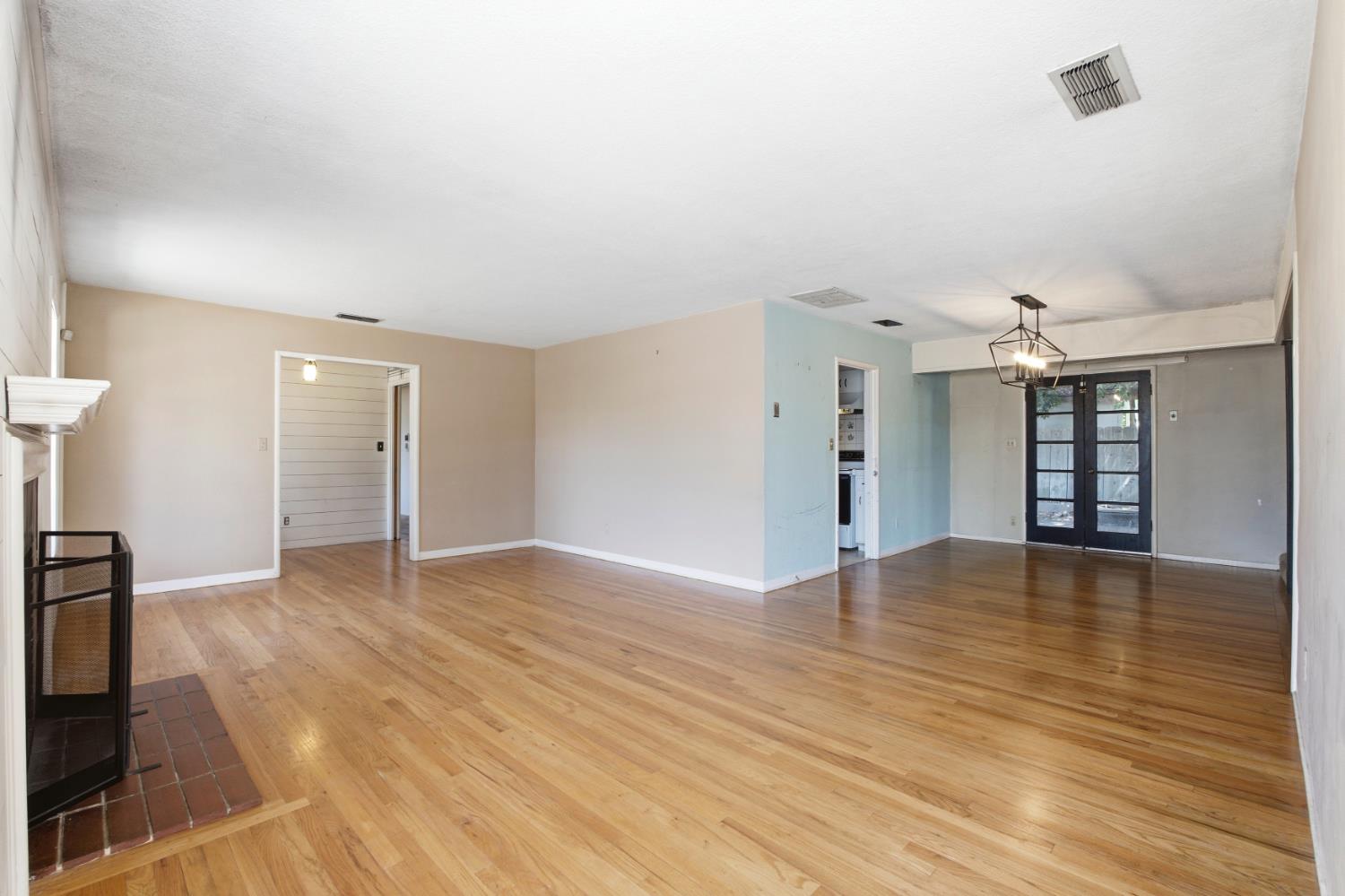 619 Foster Ave, Madera, CA 93637