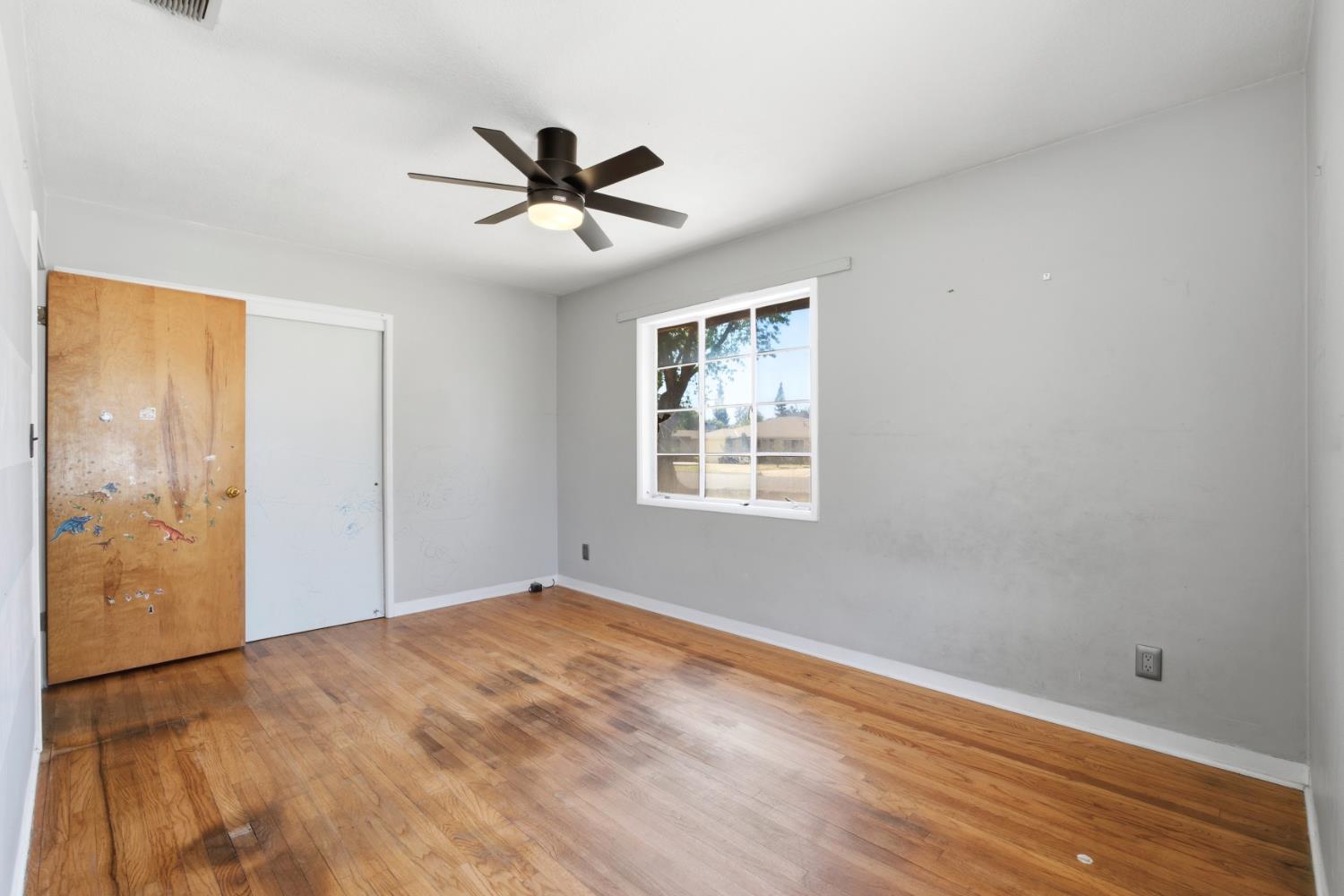 619 Foster Ave, Madera, CA 93637