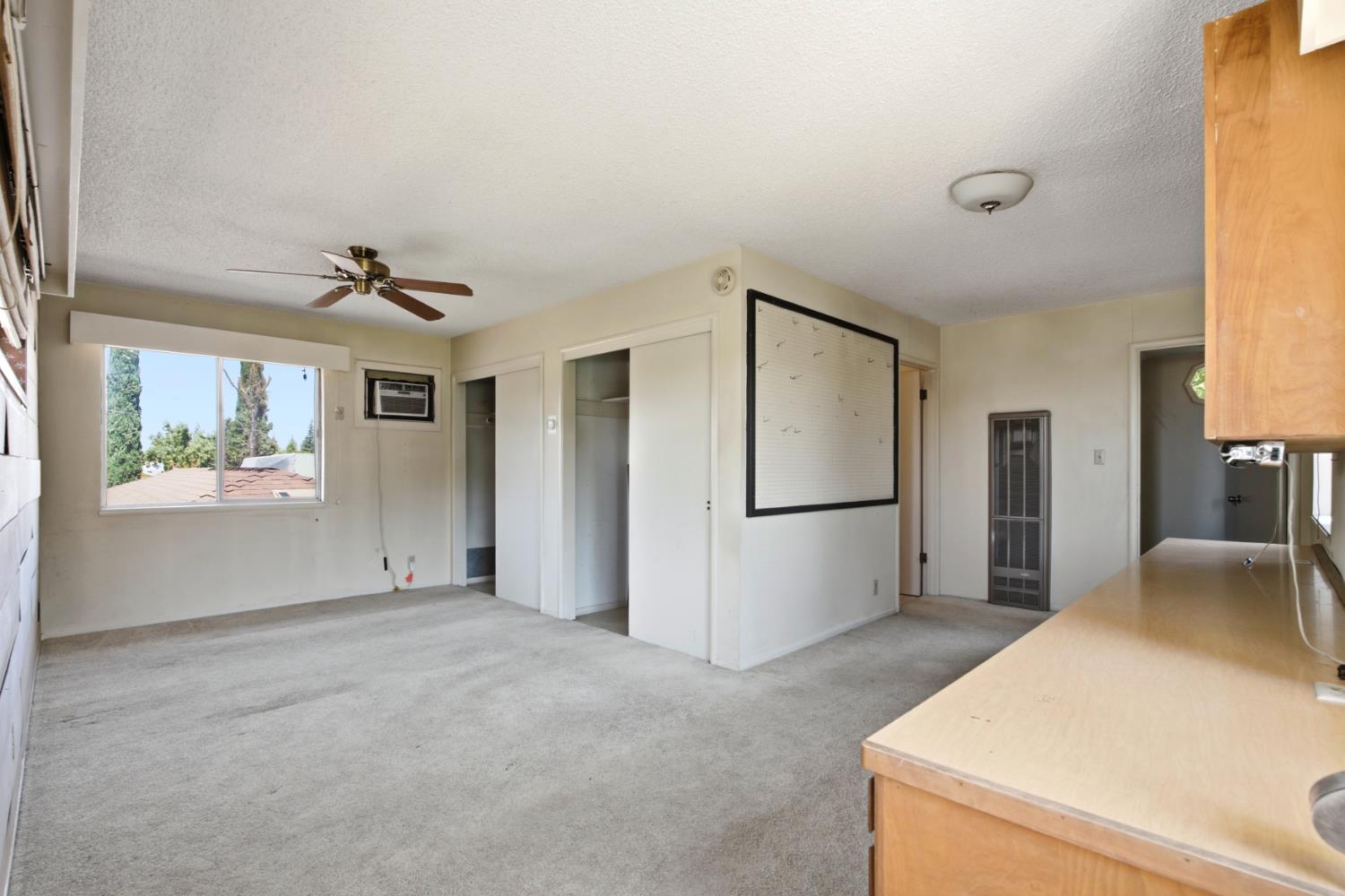 619 Foster Ave, Madera, CA 93637