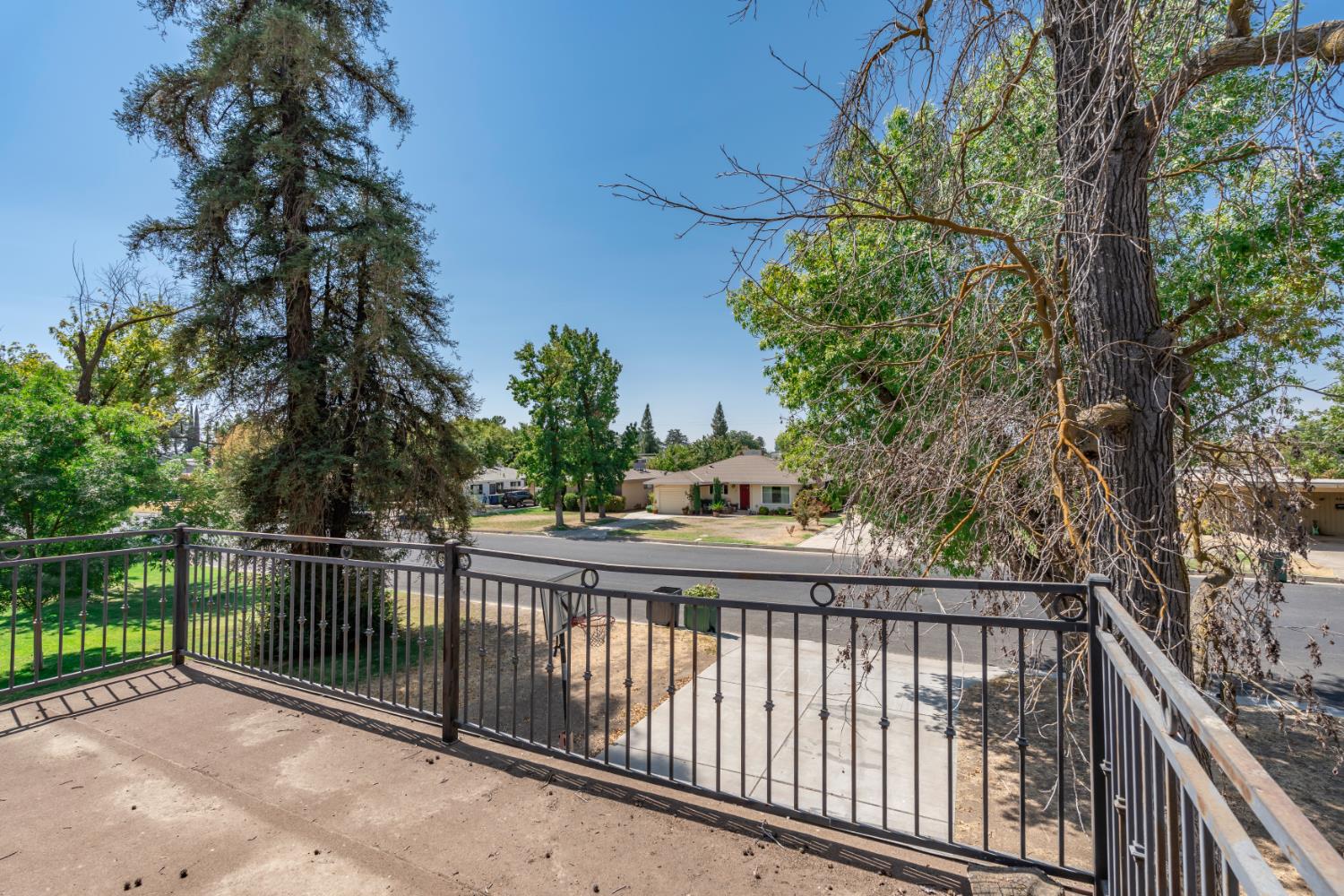 619 Foster Ave, Madera, CA 93637
