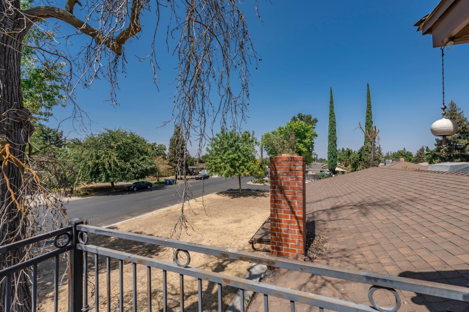 619 Foster Ave, Madera, CA 93637