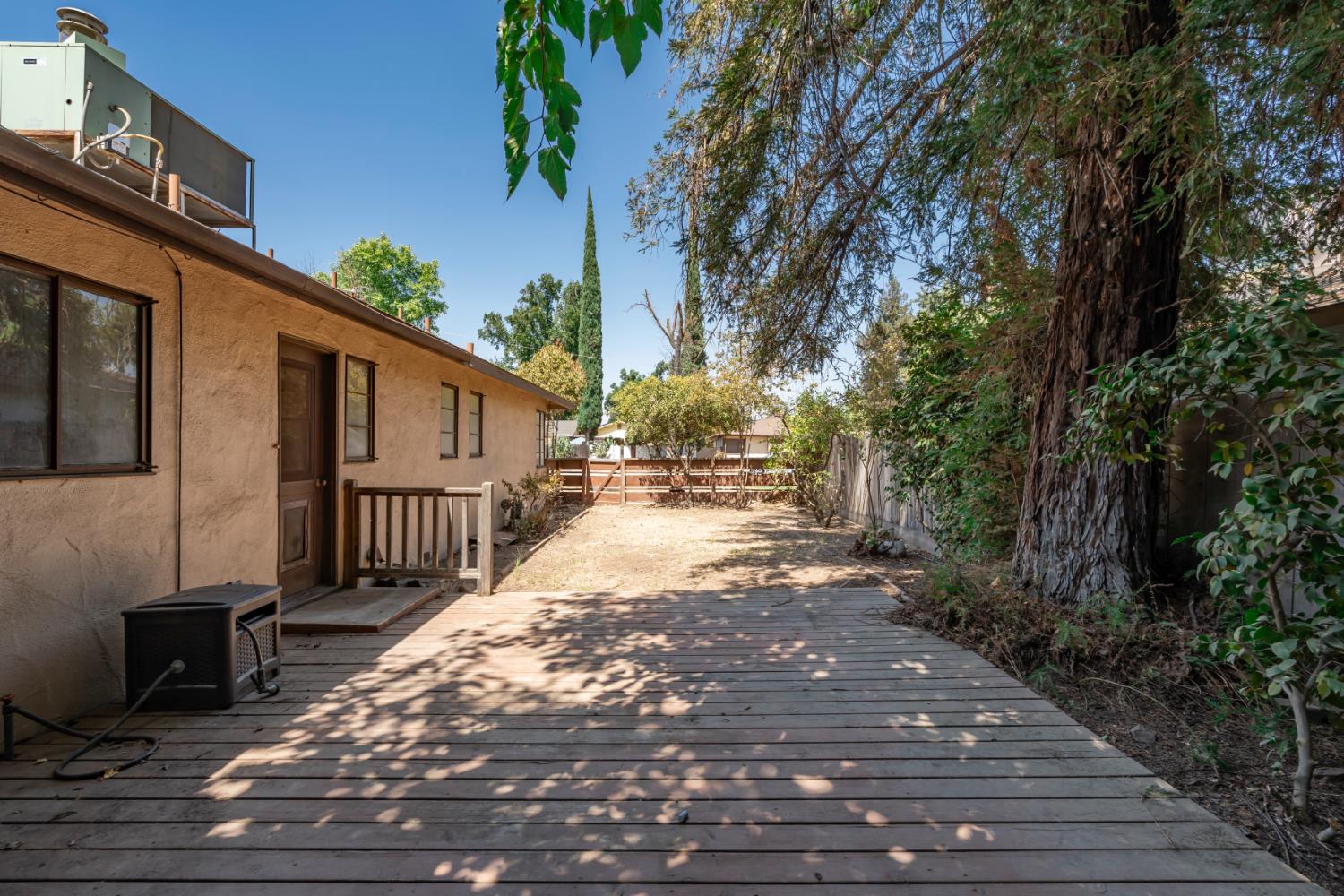 619 Foster Ave, Madera, CA 93637