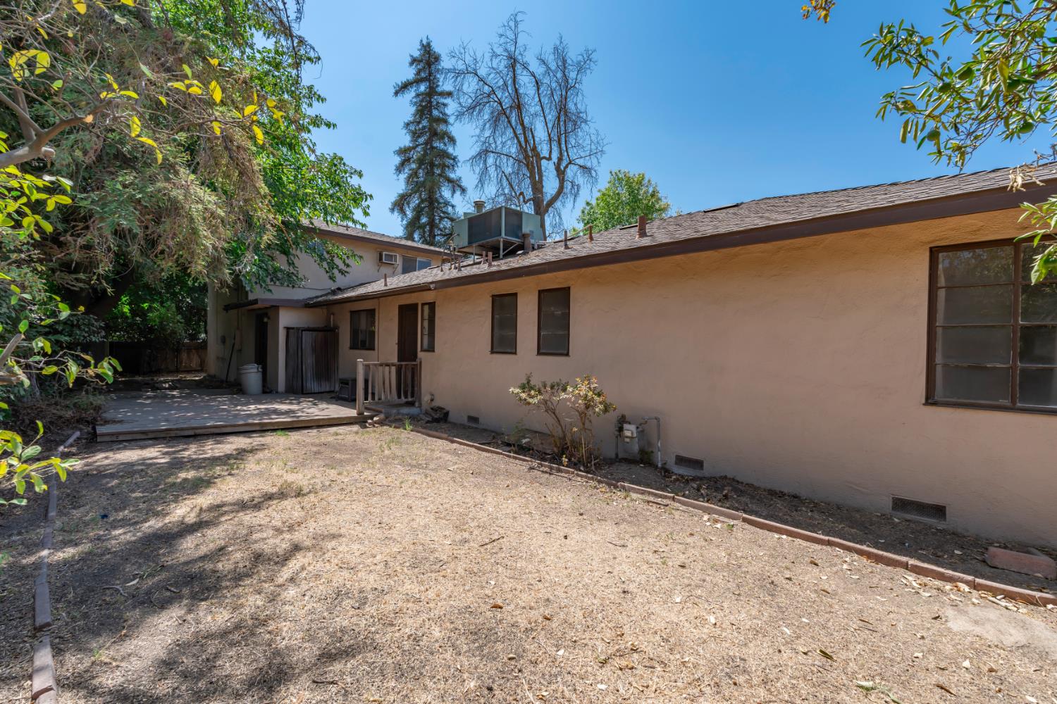 619 Foster Ave, Madera, CA 93637