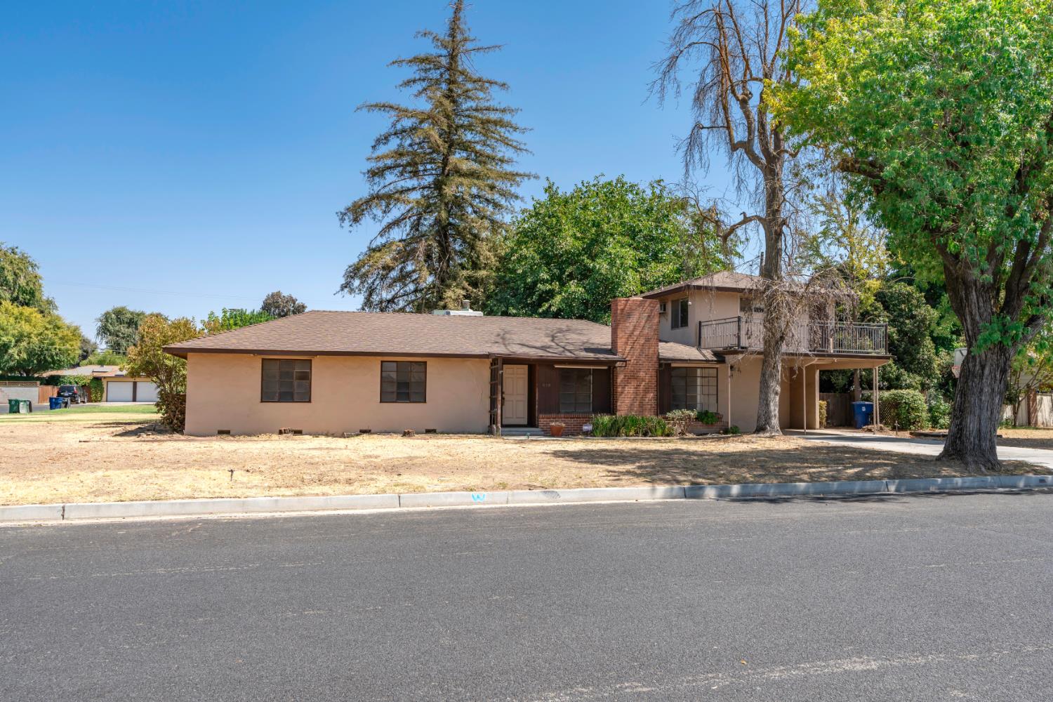 619 Foster Ave, Madera, CA 93637