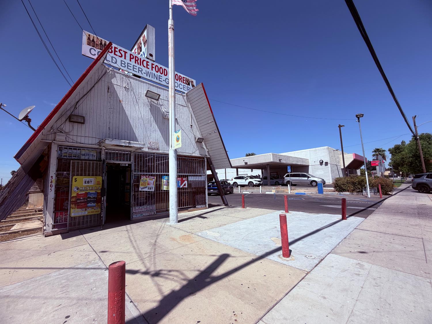 3405 N Cedar Ave, Fresno, CA 93726