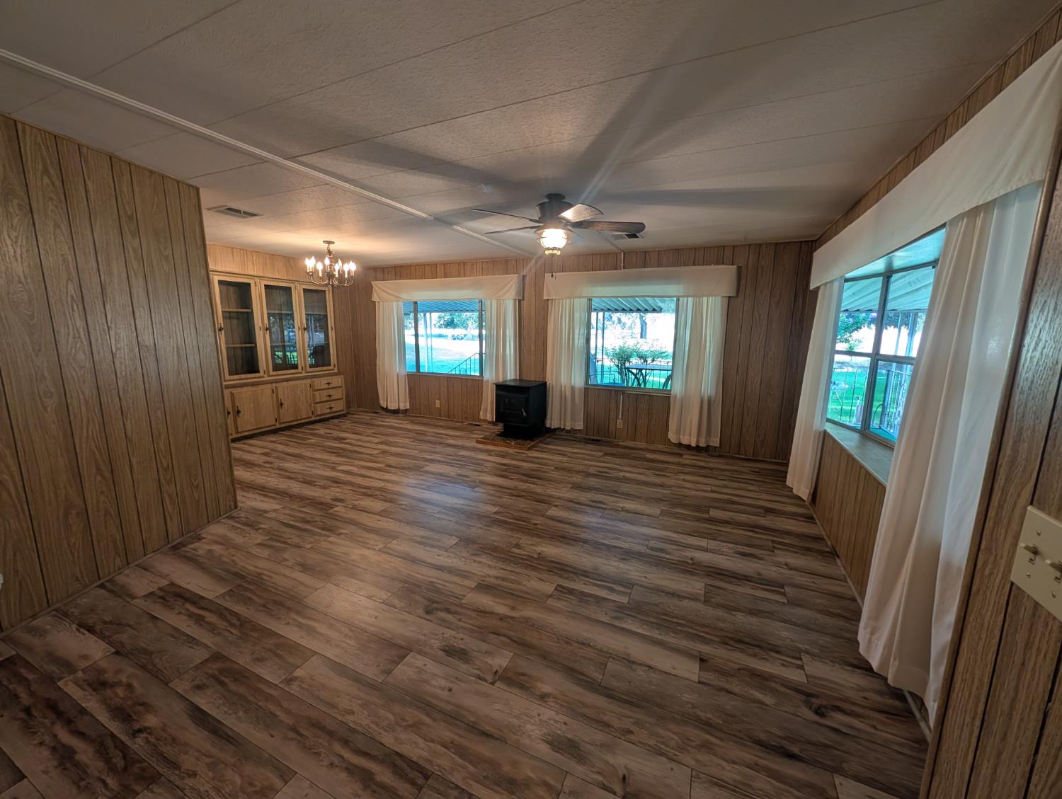 339 N Frankwood Ave #7, Sanger, CA 93657