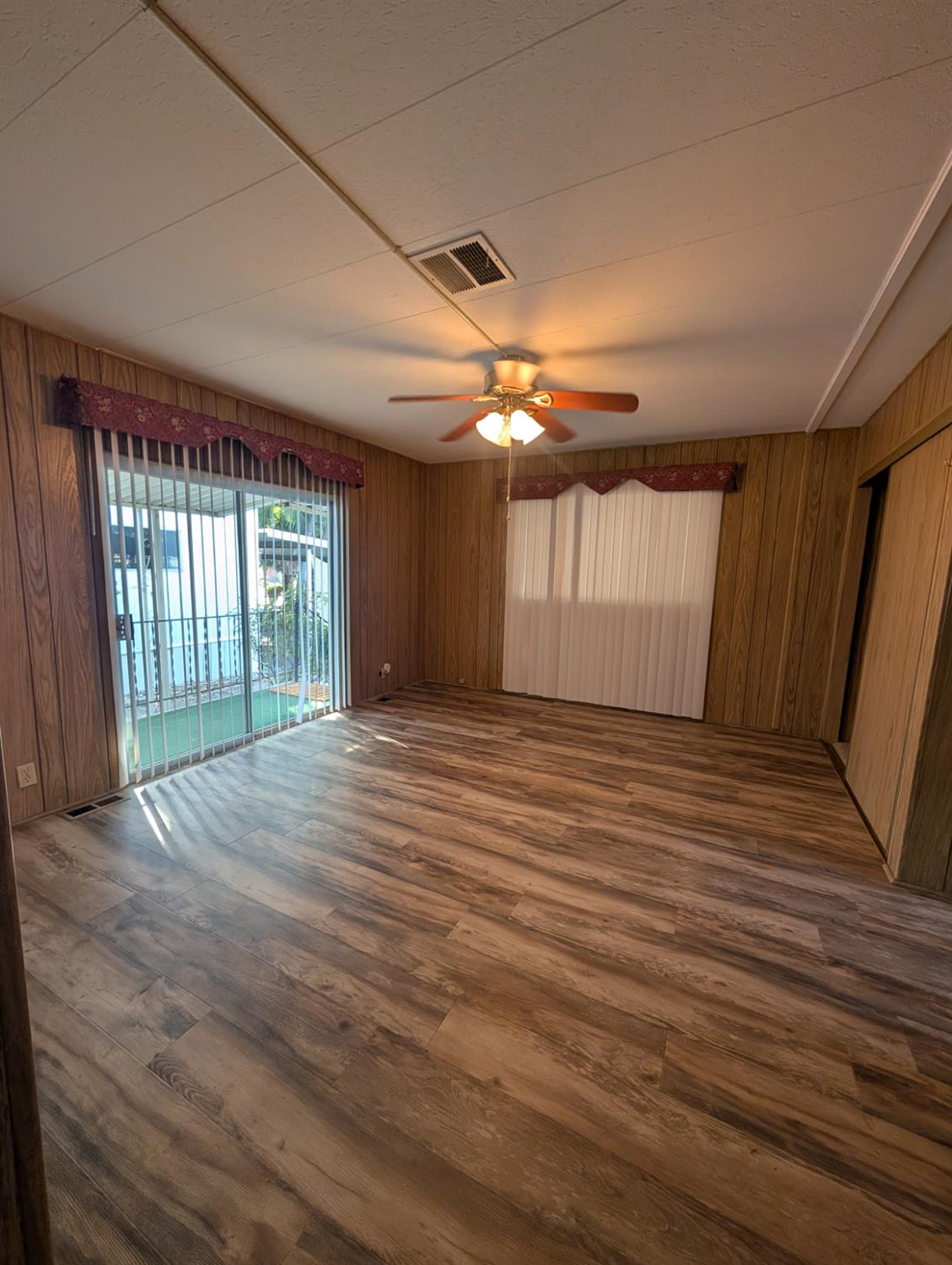 339 N Frankwood Ave #7, Sanger, CA 93657