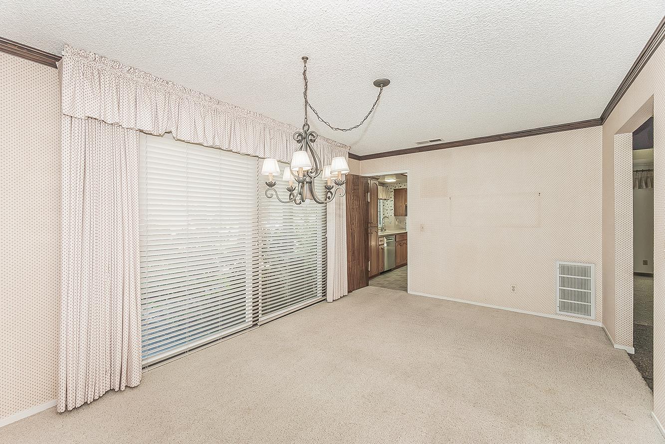 2094 Fairmont Ave, Clovis, CA 93611