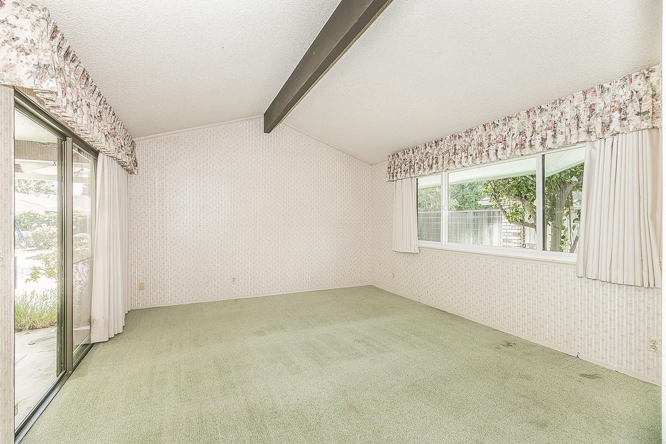 2094 Fairmont Ave, Clovis, CA 93611