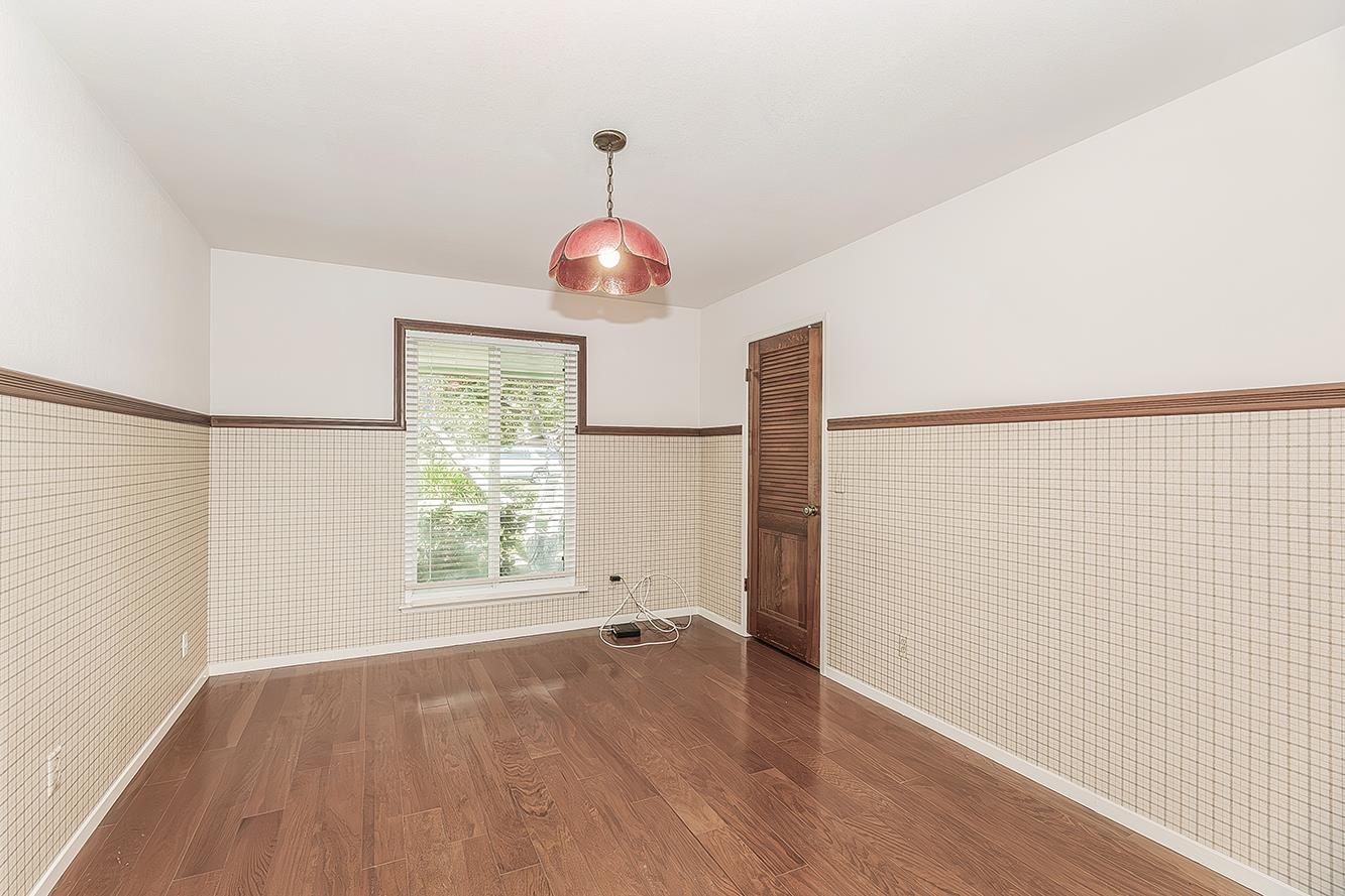 2094 Fairmont Ave, Clovis, CA 93611