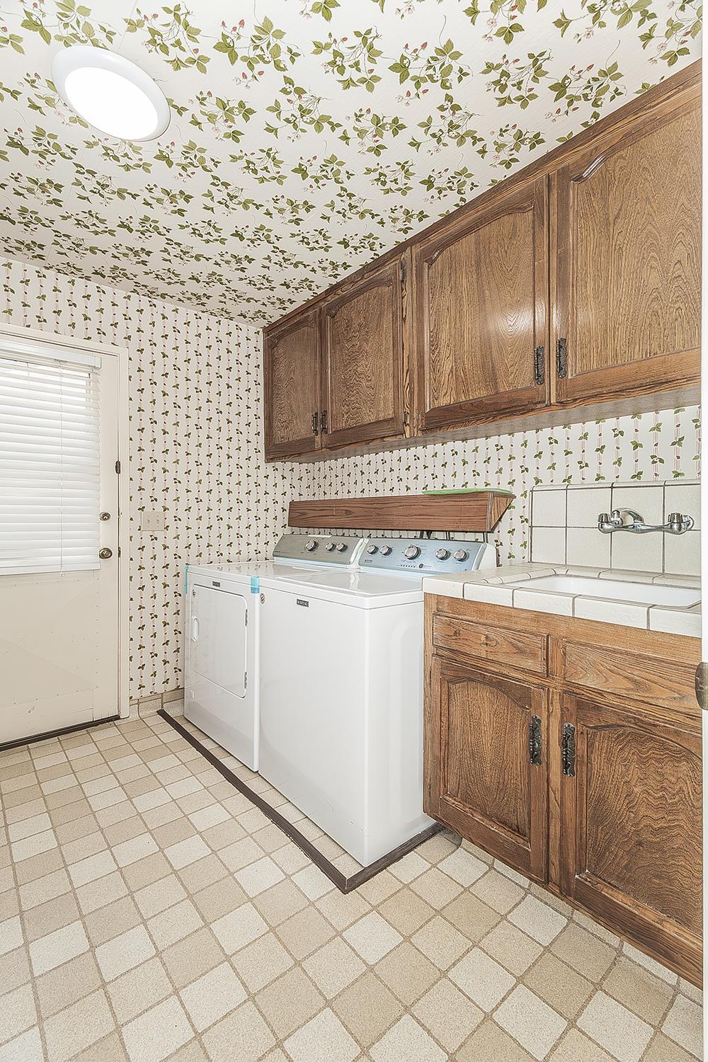 2094 Fairmont Ave, Clovis, CA 93611