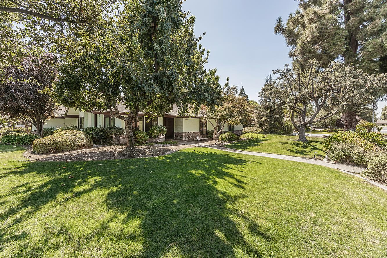 2094 Fairmont Ave, Clovis, CA 93611