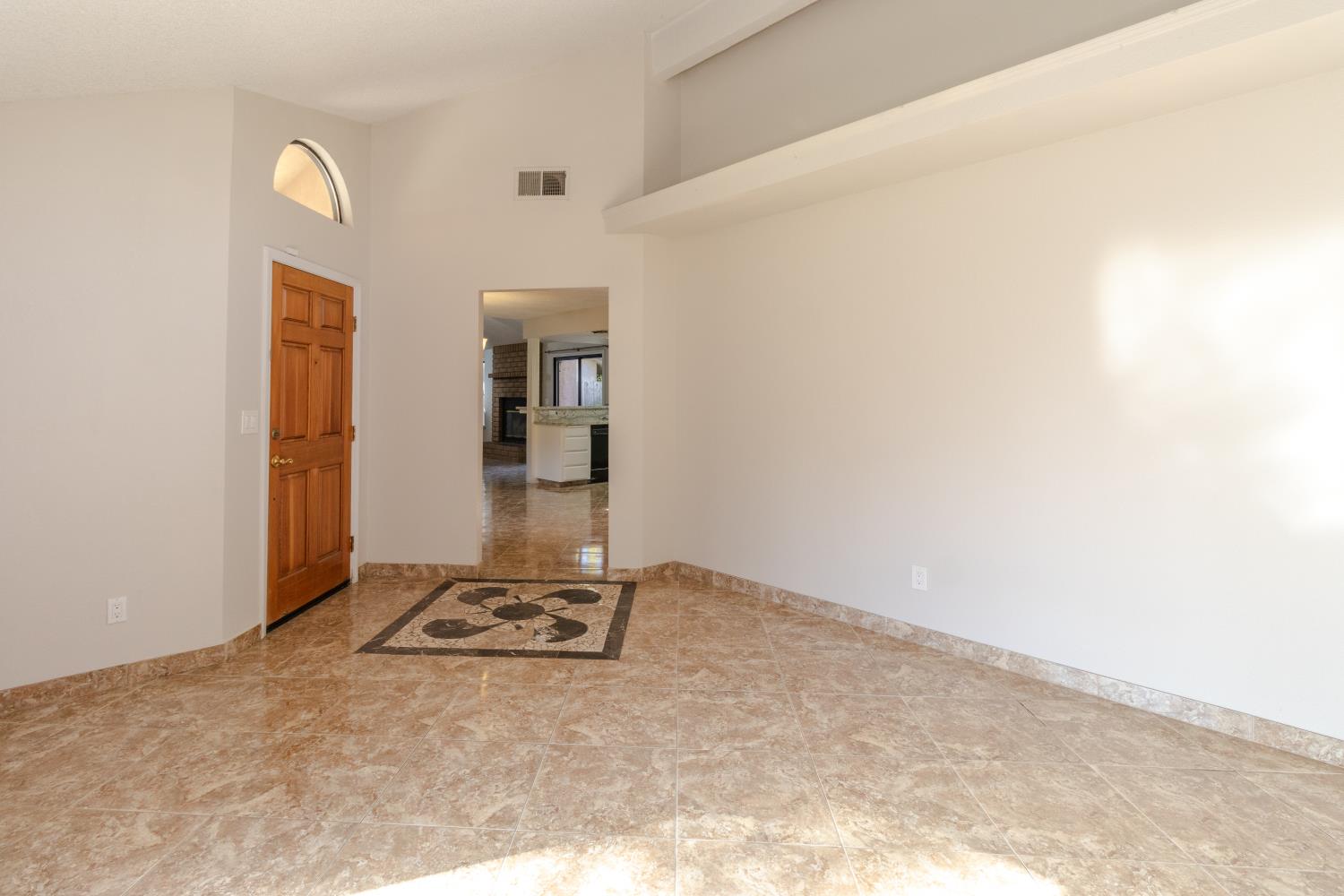 6365 N Carica Ave, Fresno, CA 93722