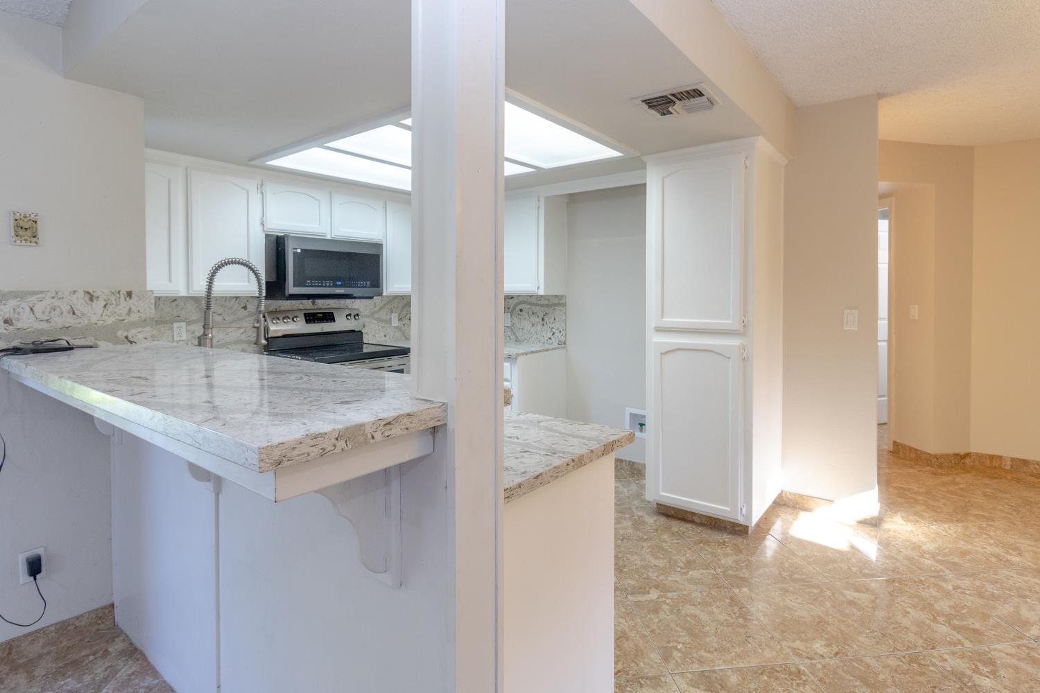 6365 N Carica Ave, Fresno, CA 93722