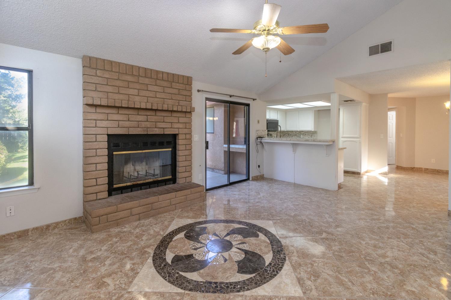 6365 N Carica Ave, Fresno, CA 93722
