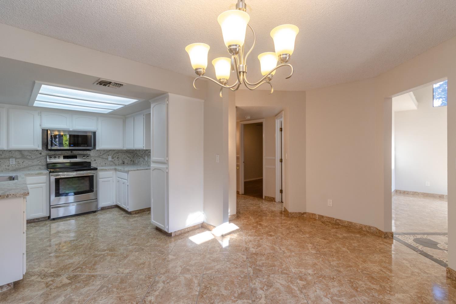 6365 N Carica Ave, Fresno, CA 93722