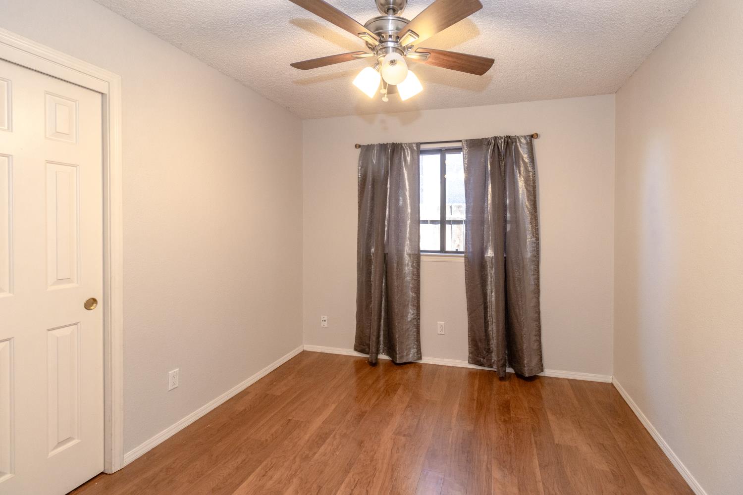6365 N Carica Ave, Fresno, CA 93722