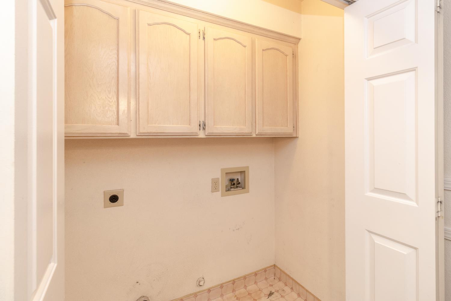 6365 N Carica Ave, Fresno, CA 93722