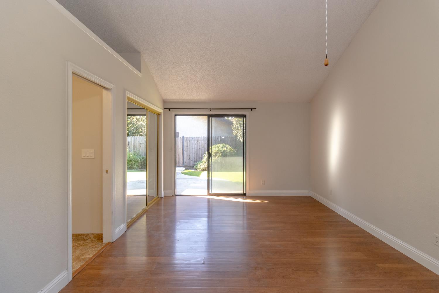 6365 N Carica Ave, Fresno, CA 93722