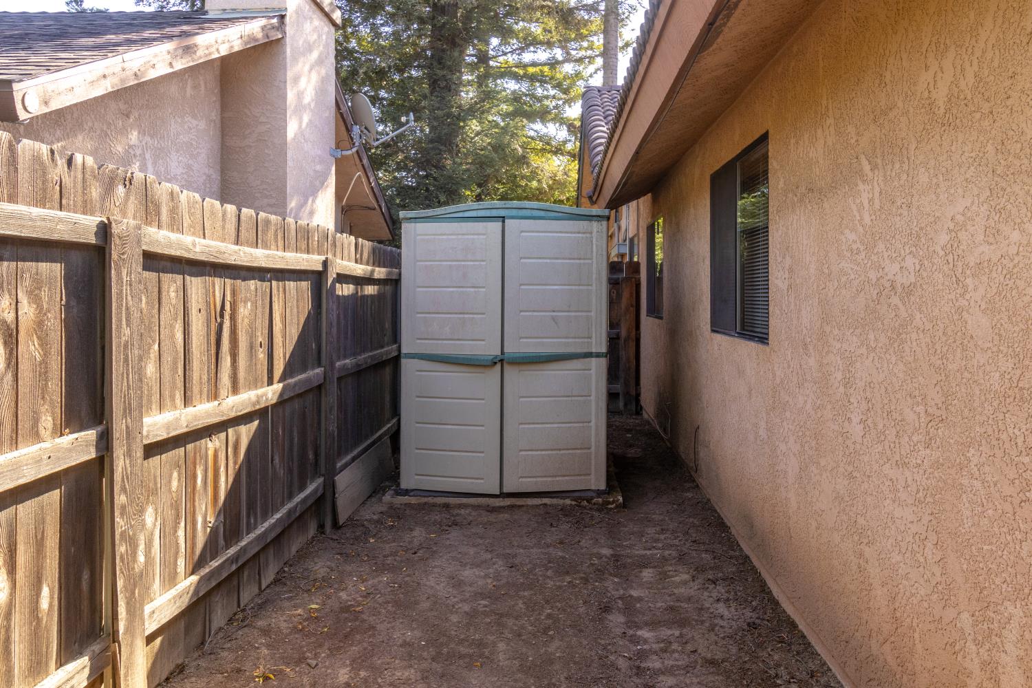 6365 N Carica Ave, Fresno, CA 93722