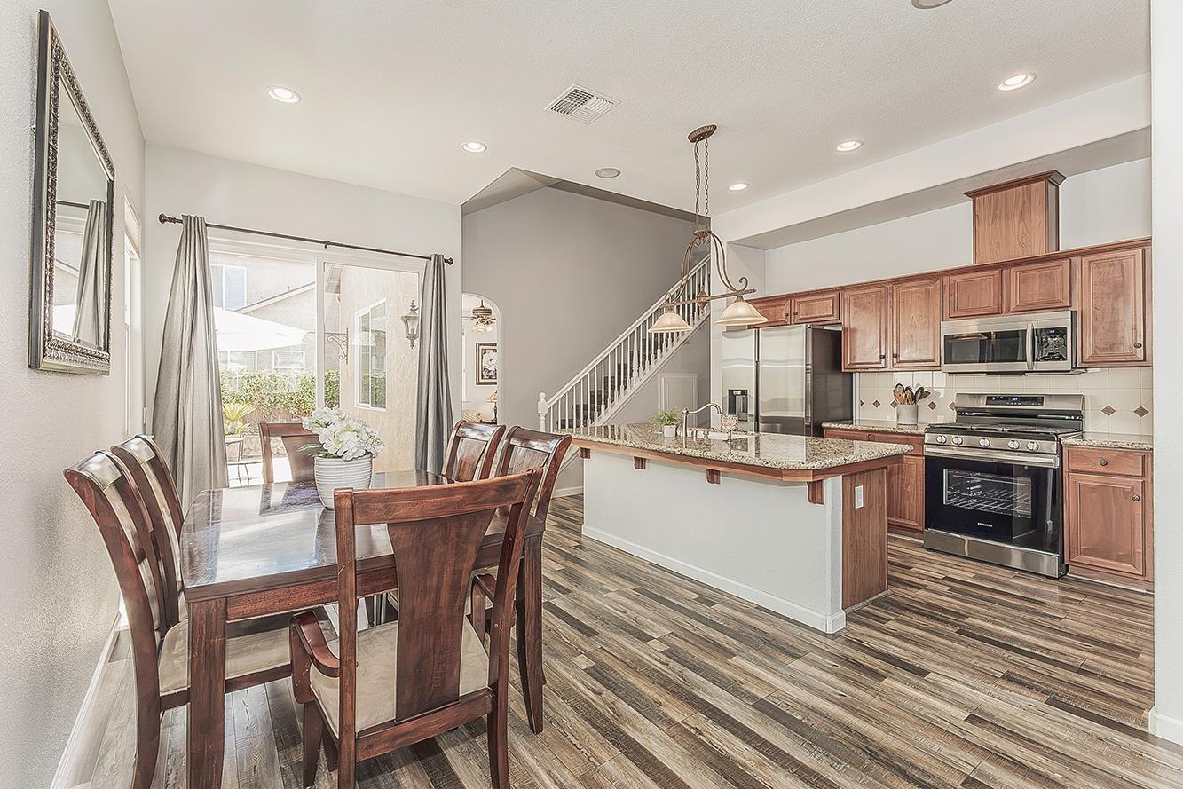 638 W Madrid Ln, Clovis, CA 93619