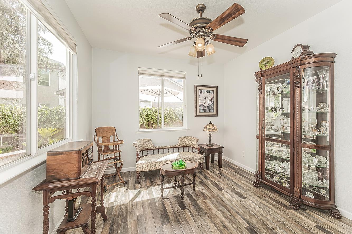 638 W Madrid Ln, Clovis, CA 93619