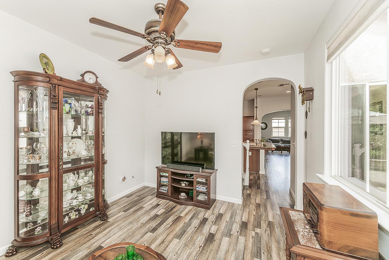 638 W Madrid Ln, Clovis, CA 93619