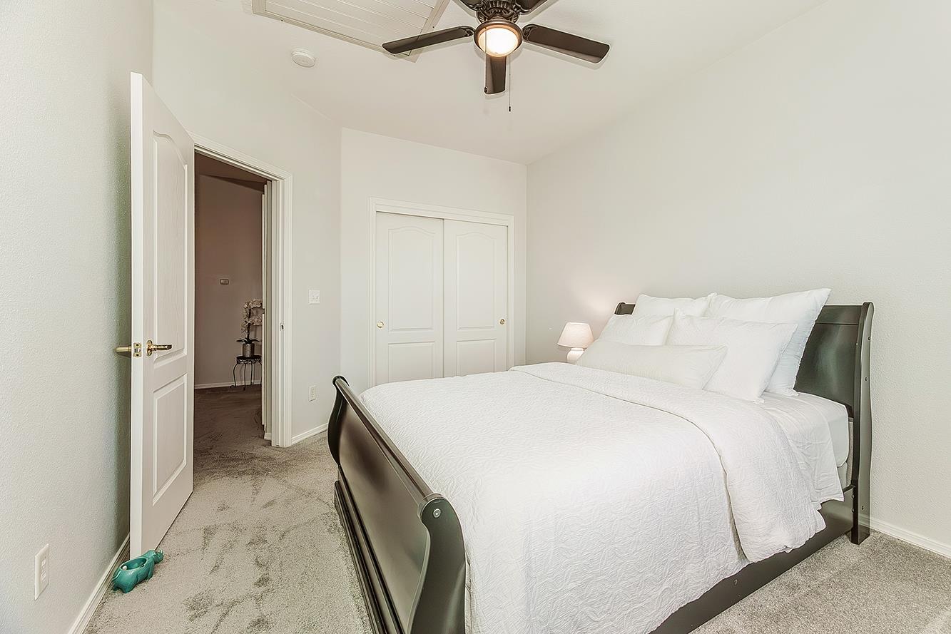 638 W Madrid Ln, Clovis, CA 93619