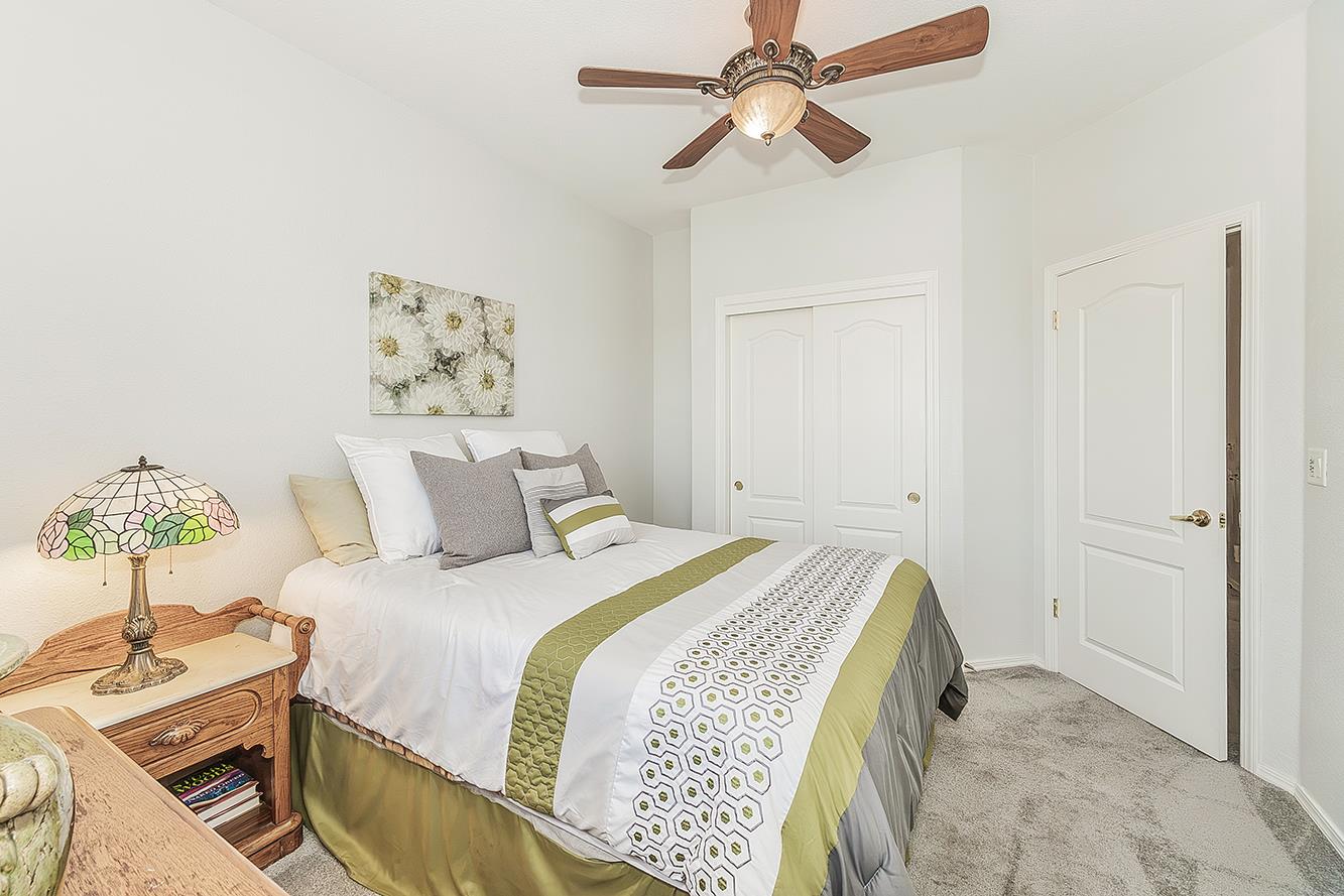 638 W Madrid Ln, Clovis, CA 93619