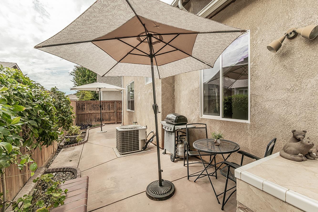 638 W Madrid Ln, Clovis, CA 93619
