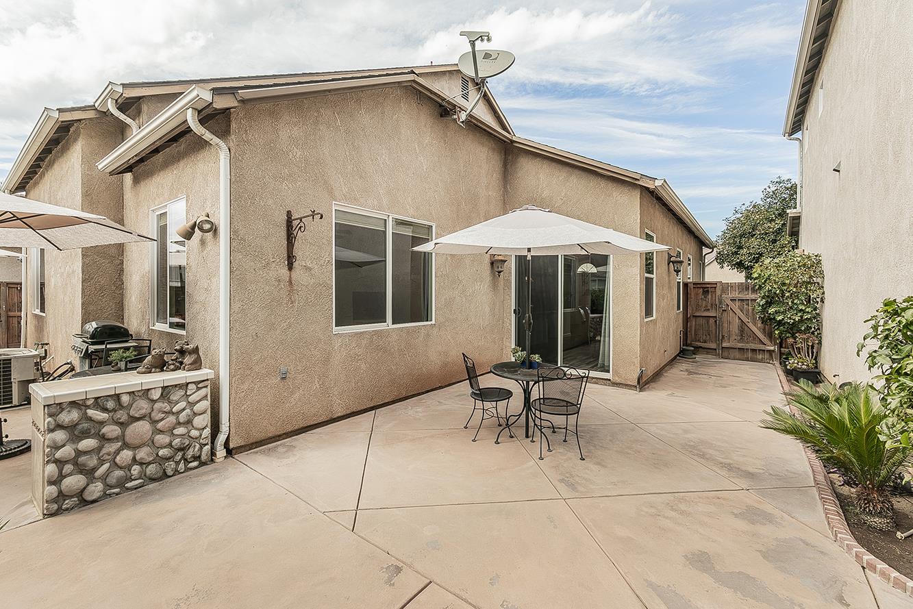 638 W Madrid Ln, Clovis, CA 93619