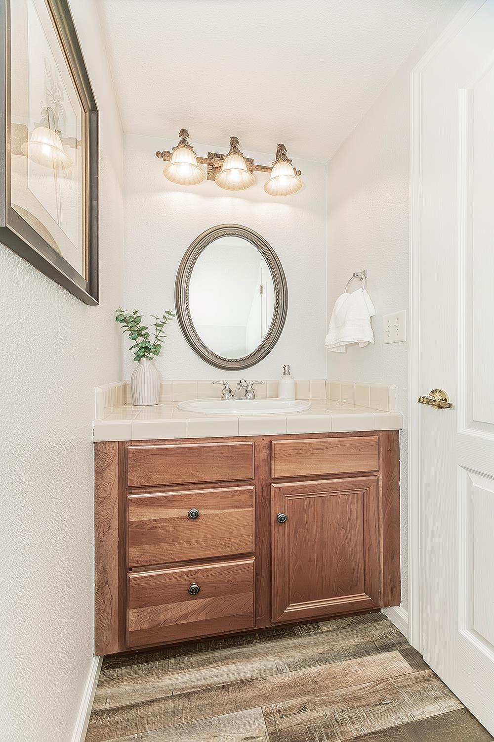 638 W Madrid Ln, Clovis, CA 93619