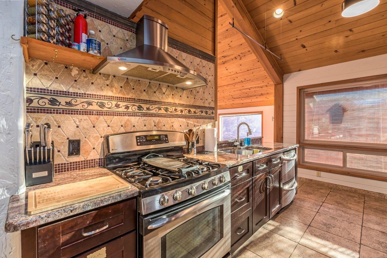 42203 Oak Ln, Oakhurst, CA 93644