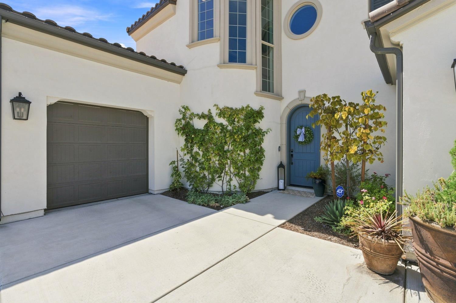 1050 Treasure Hills Dr, Madera, CA 93636